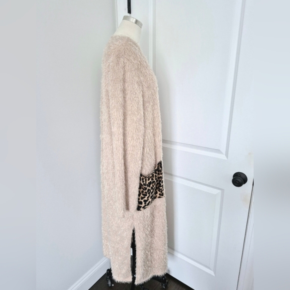 Fuzzy Eyelash Leopard Pocket Duster RARE Comfy Cozy Fall Gift School Winter Work - Picture 4 of 7